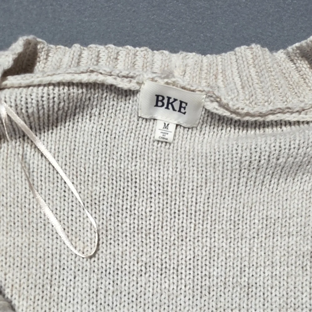 BKE EUC Cozy Beige Checkered Women's Cardigan Size Medium Oversized PTP 24 - Picture 4 of 4